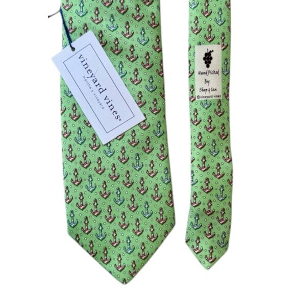 Vineyard Vines Men's 100% Silk Tie Candy Cane Anchor Light Green Holiday NWT - Picture 9 of 9